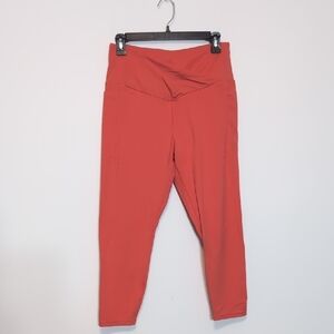 Danskin Cropped Capri Leggings